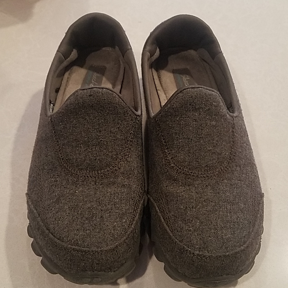 Ladies memory foam slip on sneakers
